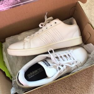 LIKE NEW Adidas neo cloudfoam white sneakers